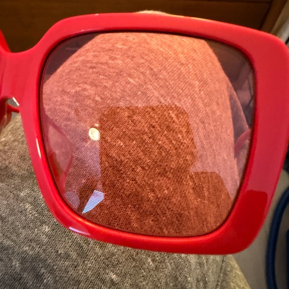 GUCCI GG0567SAN 005 RED WOMEN SQUARE SUNGLASSES WORN ONCE - Picture 15 of 15